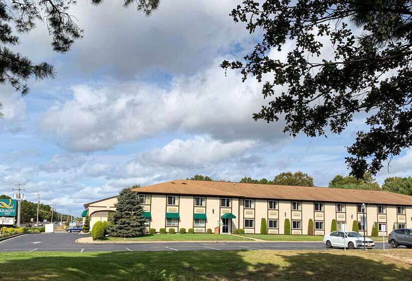 فندق على الطريق Quality Inn Near Toms River Corporate Park
