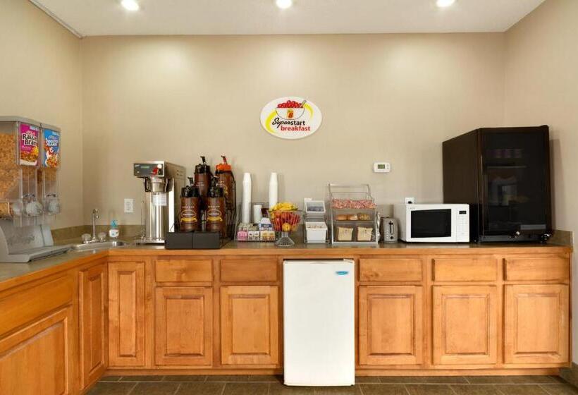 فندق على الطريق Super 8 By Wyndham Chatsworth/dalton