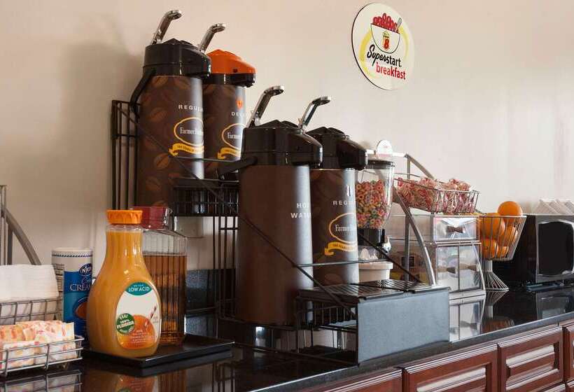 فندق على الطريق Super 8 By Wyndham Rahway/newark