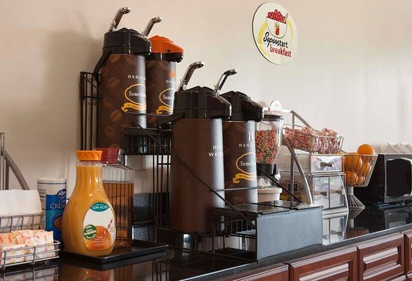 فندق على الطريق Super 8 By Wyndham Rahway/newark