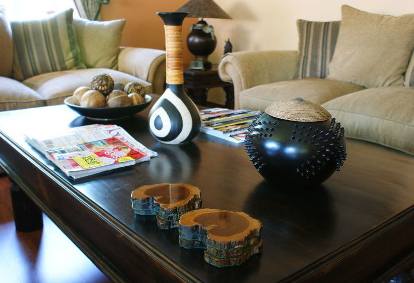 פנסיון Africa Regent Guest House