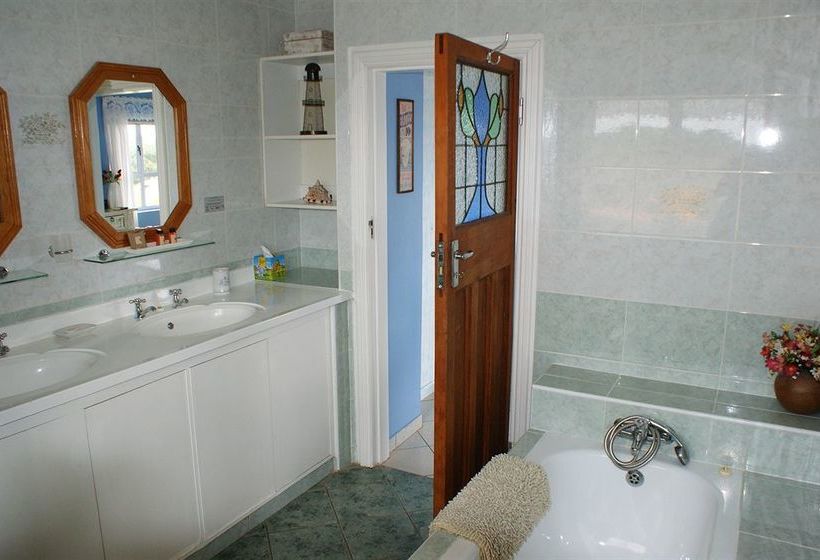 פנסיון Africa Regent Guest House