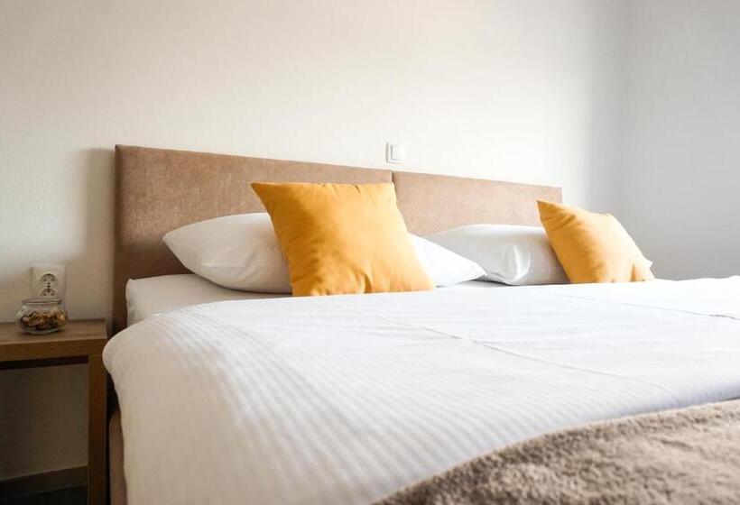 پانسیون Guest House Mlada Lipa