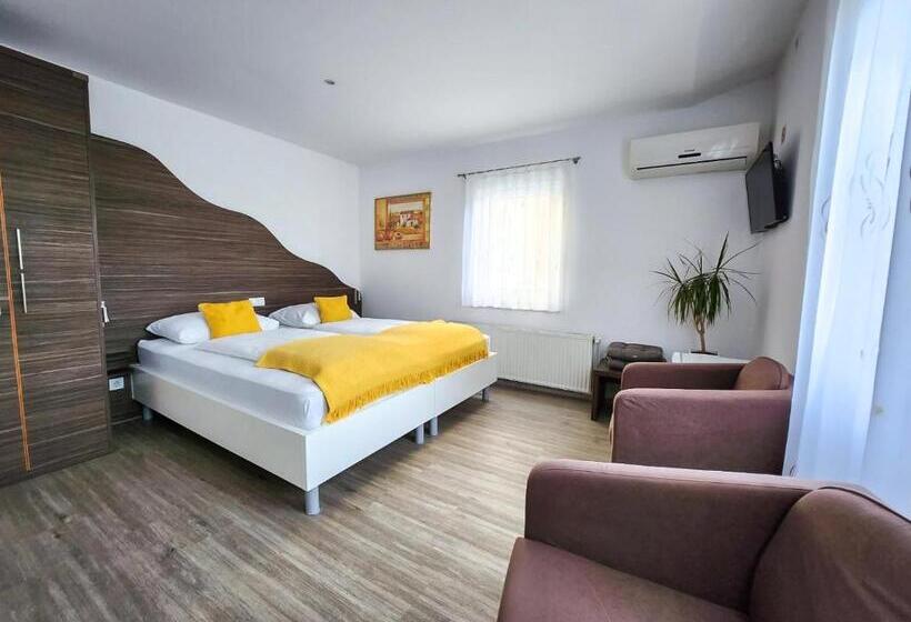 پانسیون Guest House Mlada Lipa