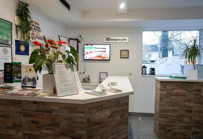 پانسیون Guest House Mlada Lipa