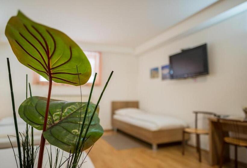 پانسیون Guest House Mlada Lipa