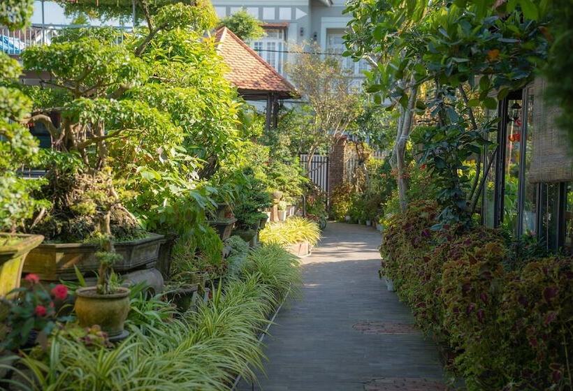 استراحتگاه Betel Garden Villa