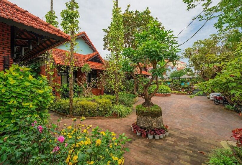 استراحتگاه Betel Garden Villa