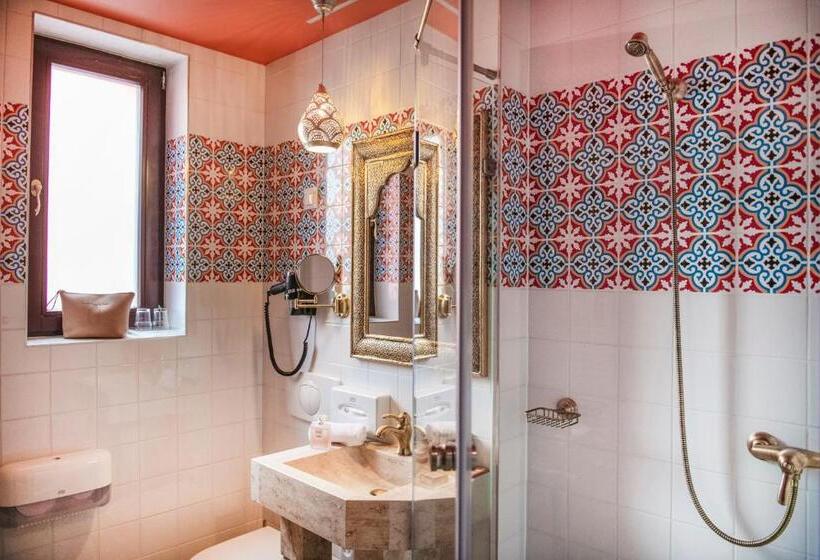 Mesés Shiraz Hotel Superior Adults Only