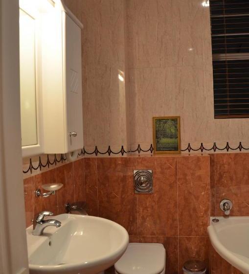 The Sandringham Bed & Breakfast And Self Catering