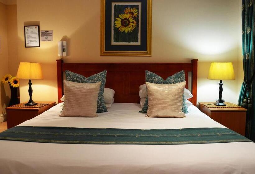 The Sandringham Bed & Breakfast And Self Catering