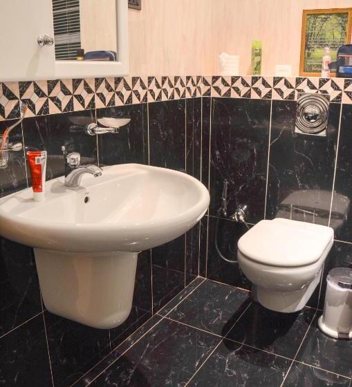 The Sandringham Bed & Breakfast And Self Catering