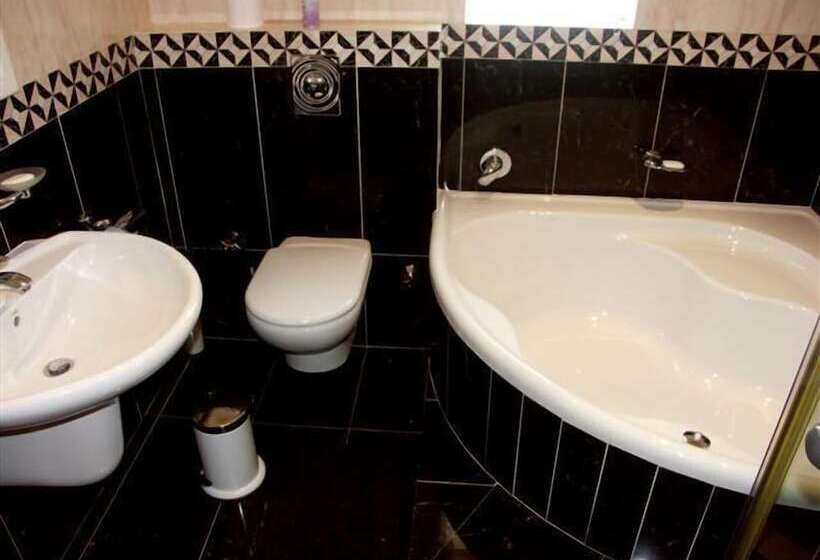 The Sandringham Bed & Breakfast And Self Catering