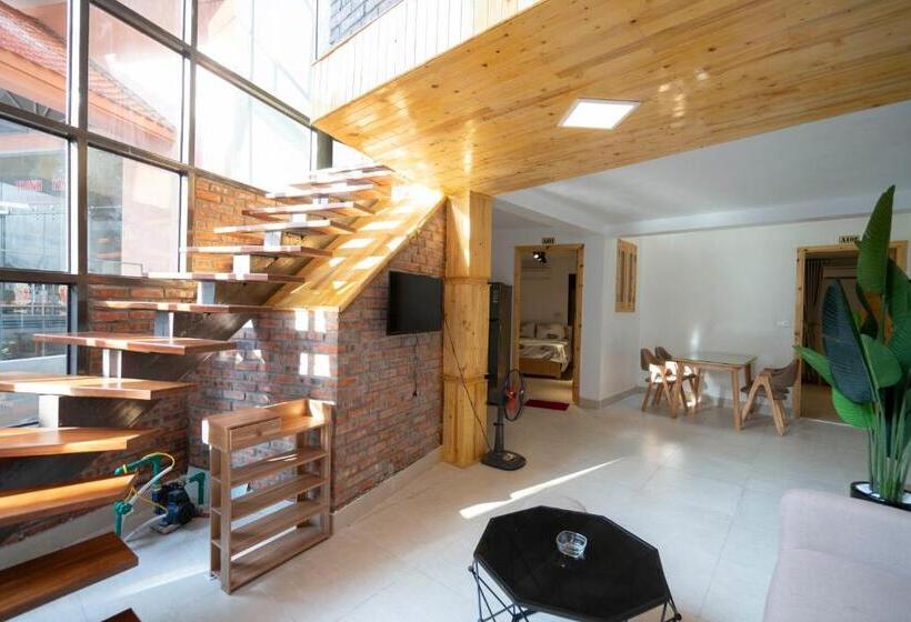 5 To 10 Bedrooms Houses