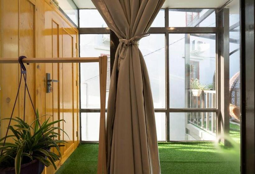 5 To 10 Bedrooms Houses