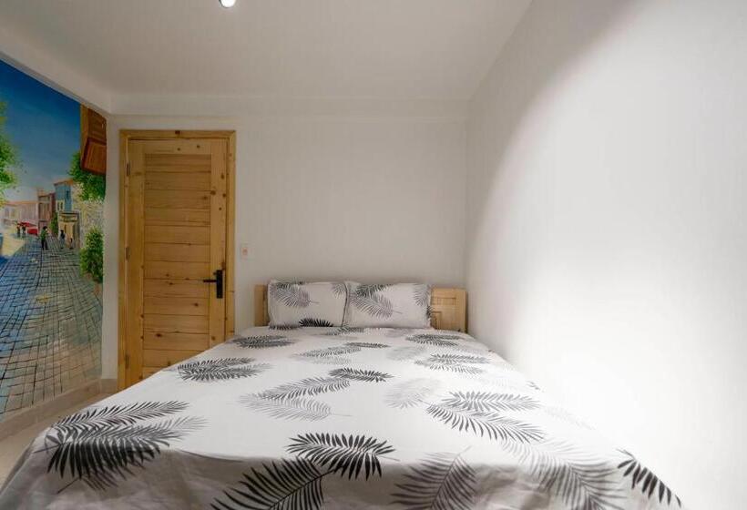 5 To 10 Bedrooms Houses