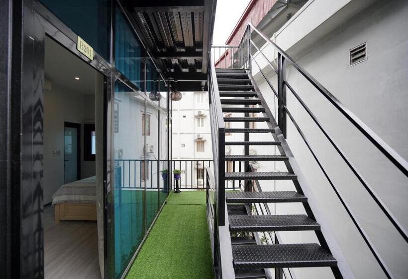 5 To 10 Bedrooms Houses