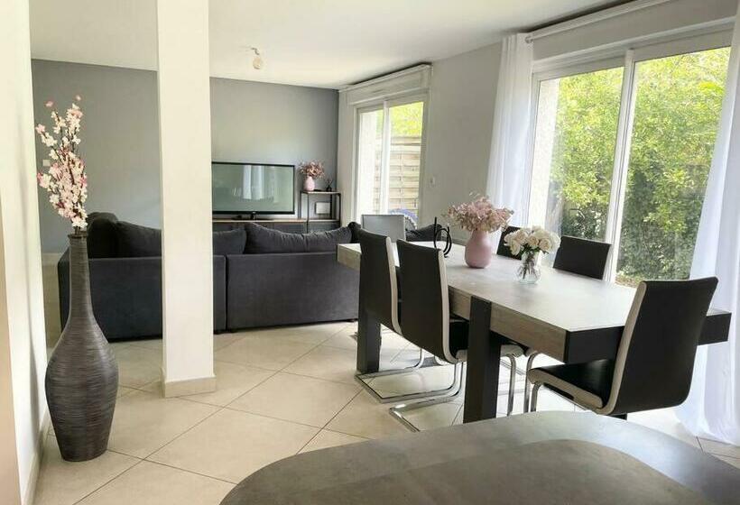 Agréable Et Grande Maison Avec Parking + Jardin