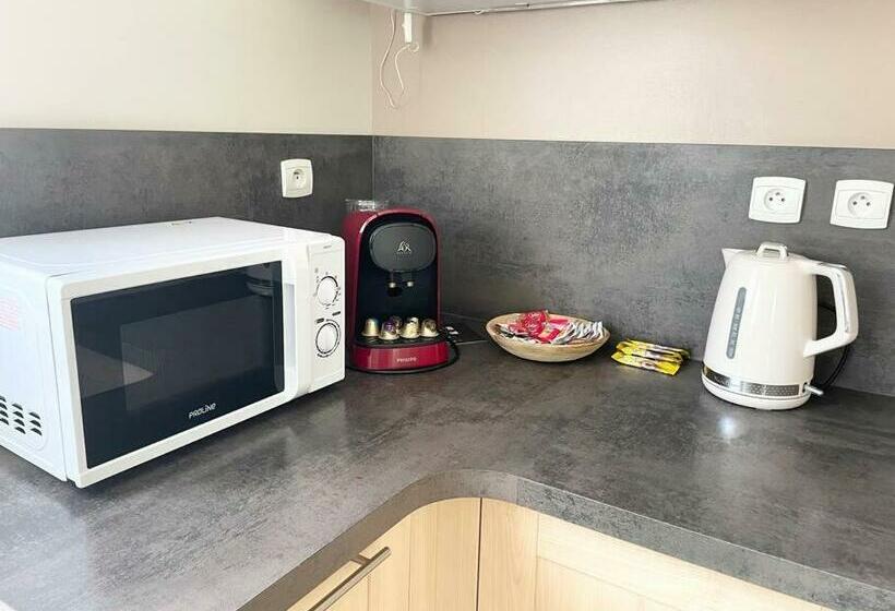 Agréable Et Grande Maison Avec Parking + Jardin