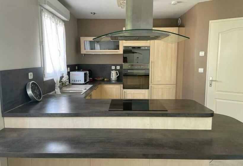 Agréable Et Grande Maison Avec Parking + Jardin