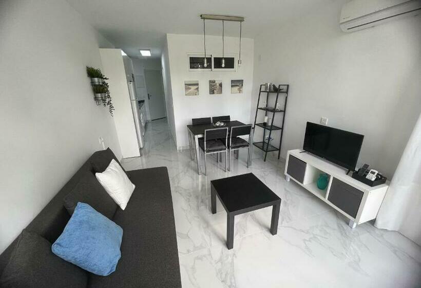 Apartamento Con Piscina Y Barbacoa