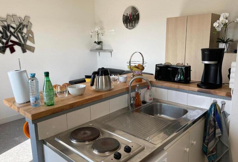 Appartement Chaleureux , Cosy, Bien équipé Et Bien Placé