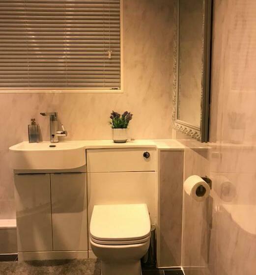 Central Beautiful Renovated Flat Incl Parking