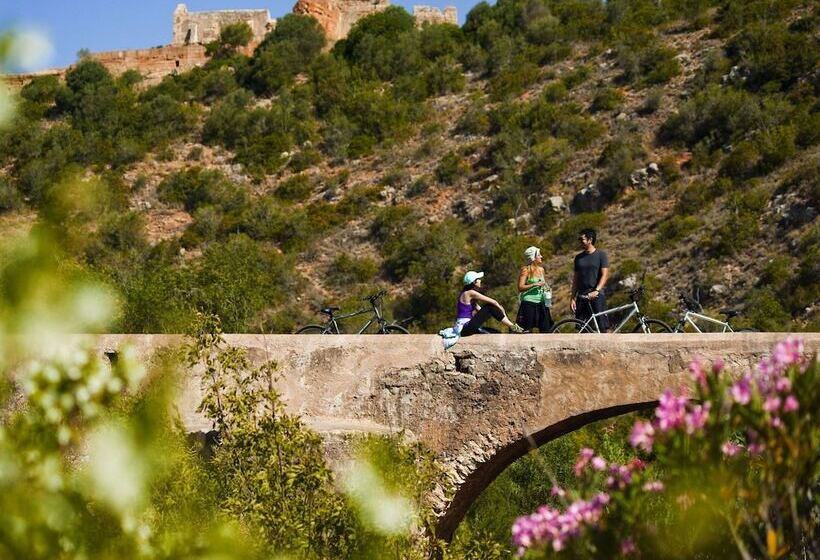 Charming 3 Bed Villa With Pool In Olhos De Agua