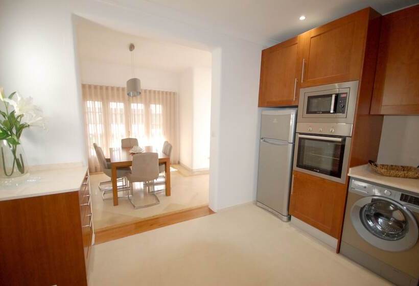 Charming 3 Bed Villa With Pool In Olhos De Agua