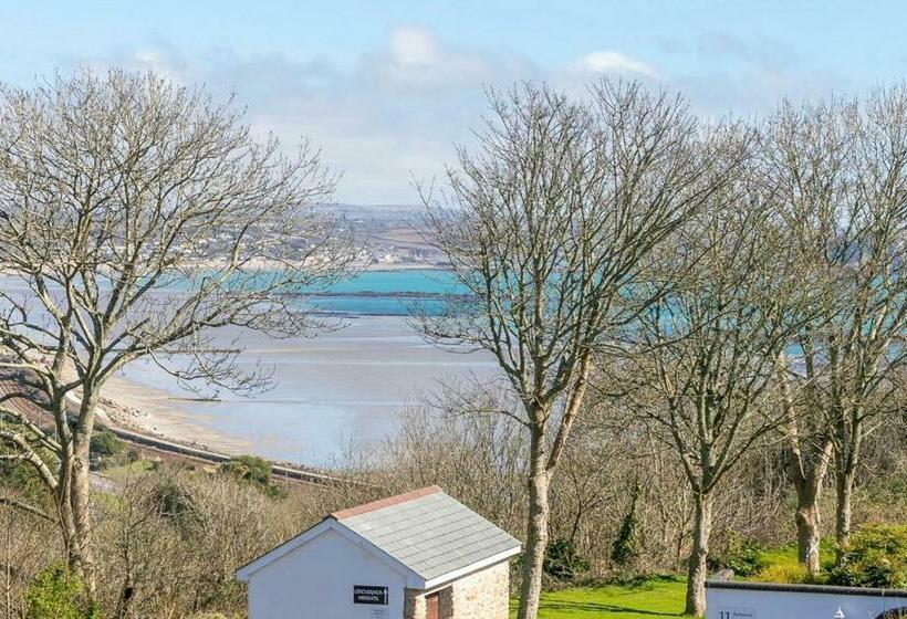 Above The Bay Enclosed Garden Apartment With Parking