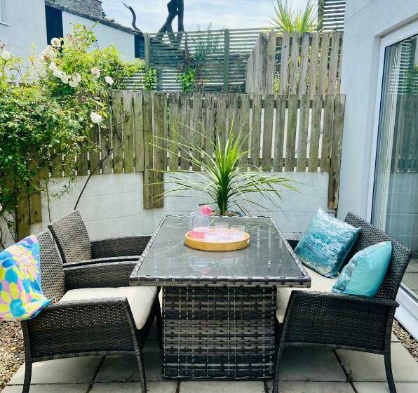 Above The Bay Enclosed Garden Apartment With Parking