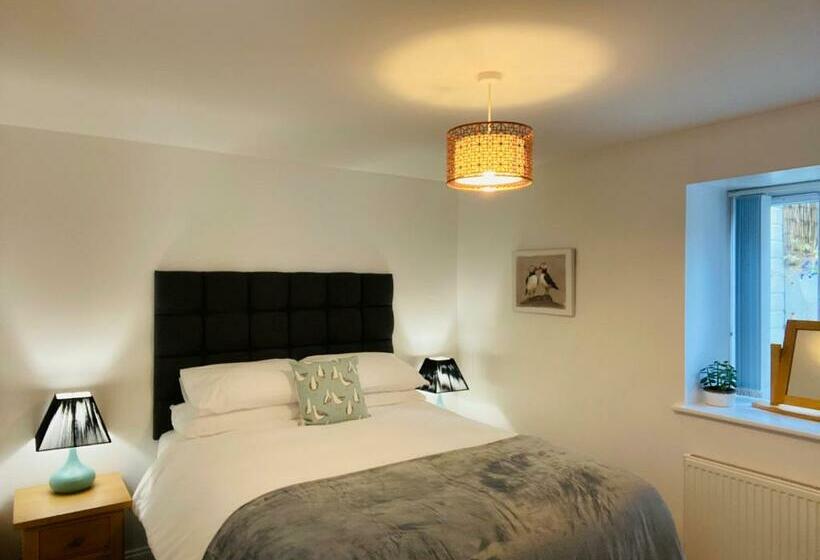 Above The Bay Enclosed Garden Apartment With Parking