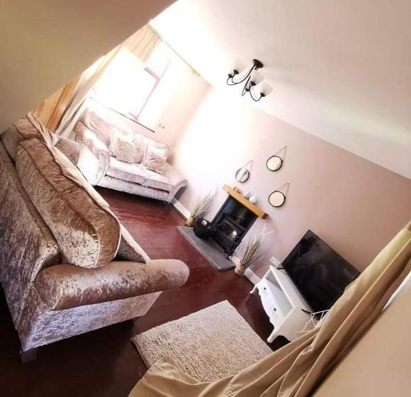 Glan Yr Afon Cottage Two Bedrooms