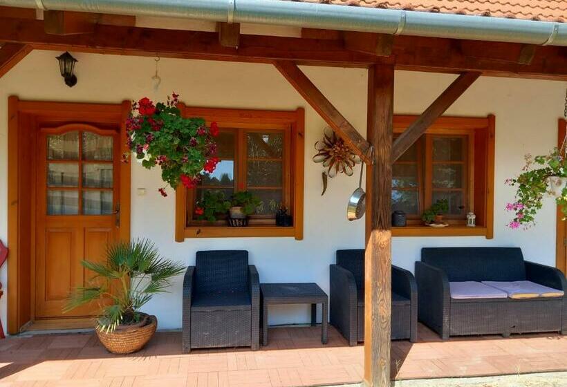H&h Vendégház