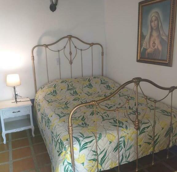 Las Aves De Paraiso Farm