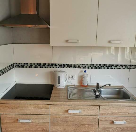 Liebevoll Eingerichtete Ferienwohnung   Zentrale Lage   Netflix & Paytv