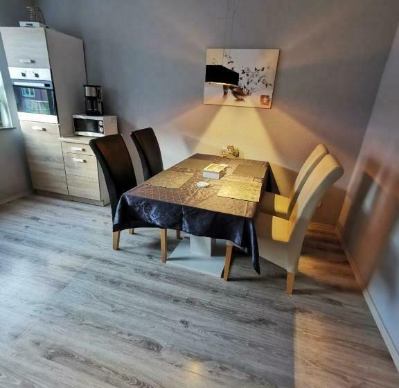 Liebevoll Eingerichtete Ferienwohnung   Zentrale Lage   Netflix & Paytv