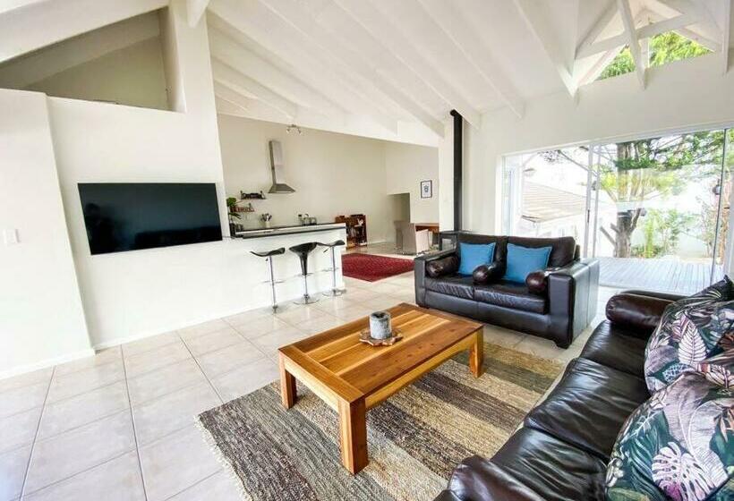 Luxurious Central Knysna Home