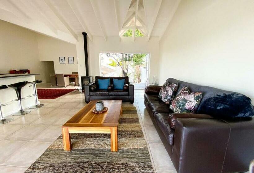 Luxurious Central Knysna Home
