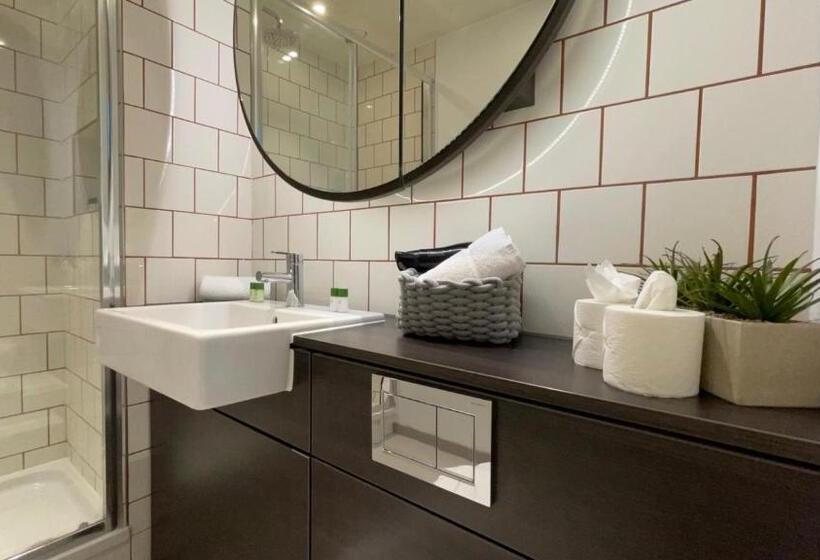 Luxury Three Bed Apartment By London Excel