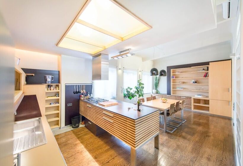 Venus Apartments   Parliament I