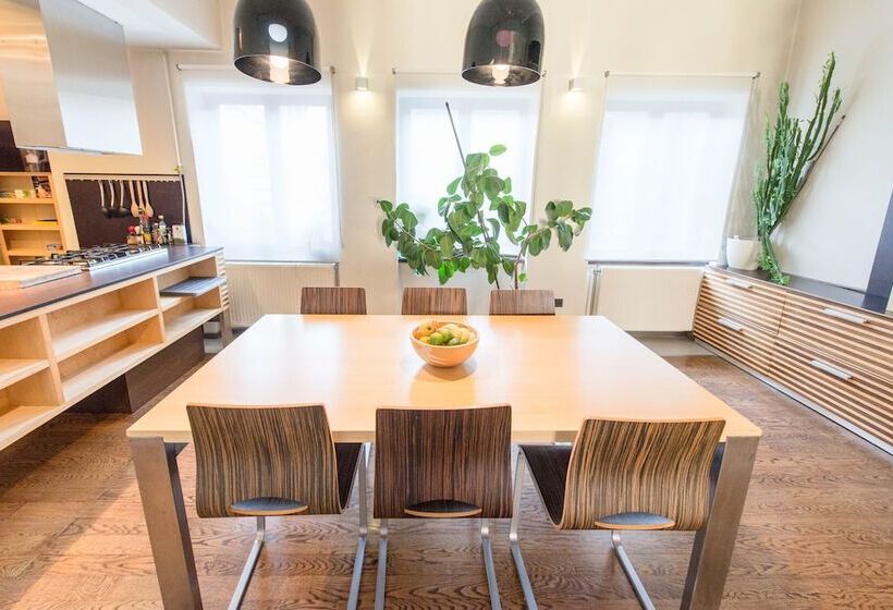 Venus Apartments   Parliament I