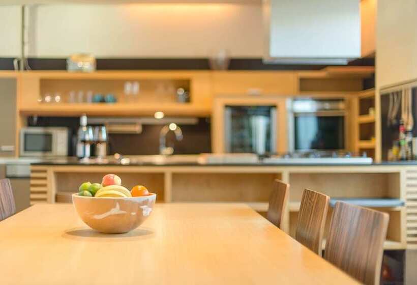 Venus Apartments Parliament I