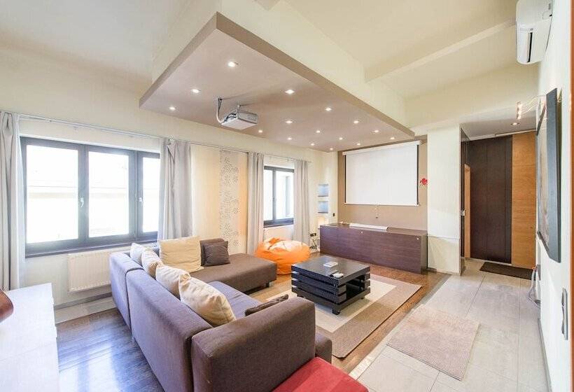 Venus Apartments   Parliament I