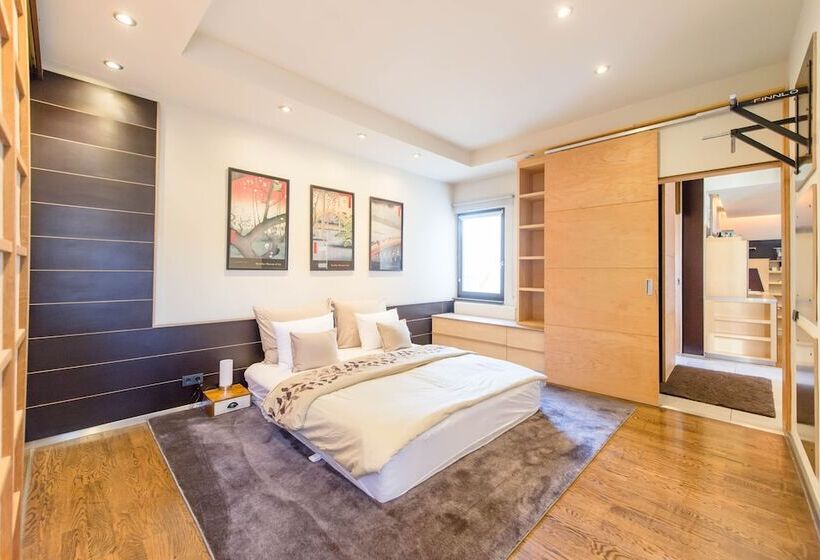 Venus Apartments   Parliament I