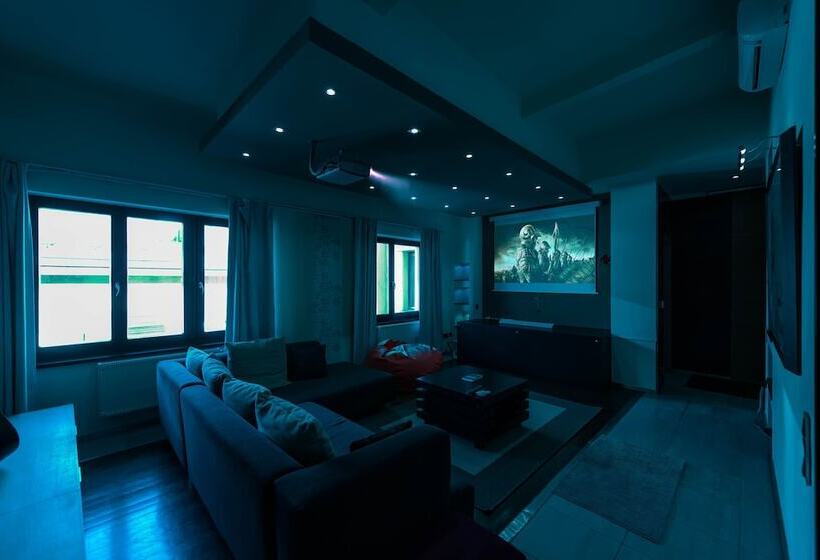 Venus Apartments   Parliament I