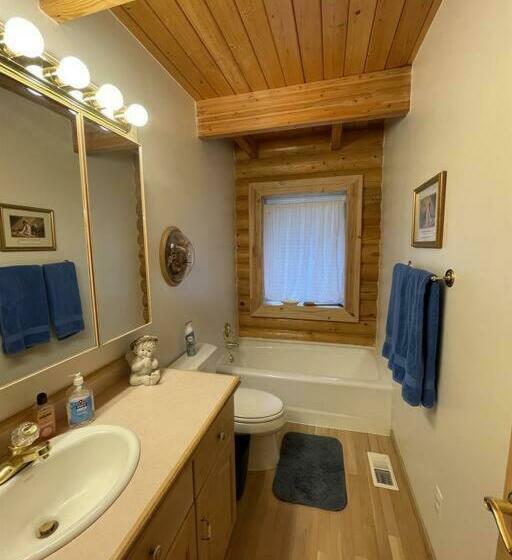 River Rock Lodge Sleeps 14 Close To Yellowstone