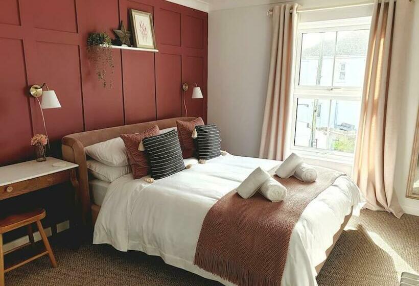 Seaside House Close To Harbour & Beach