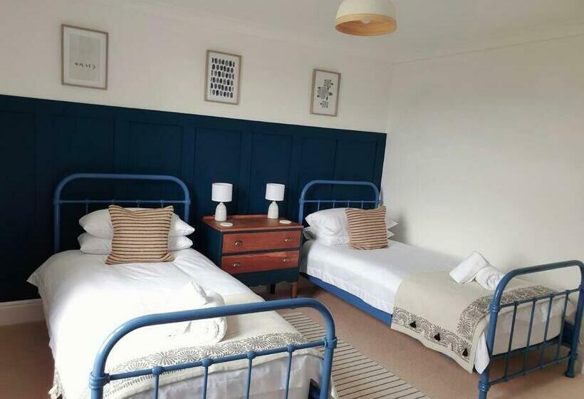 Seaside House Close To Harbour & Beach