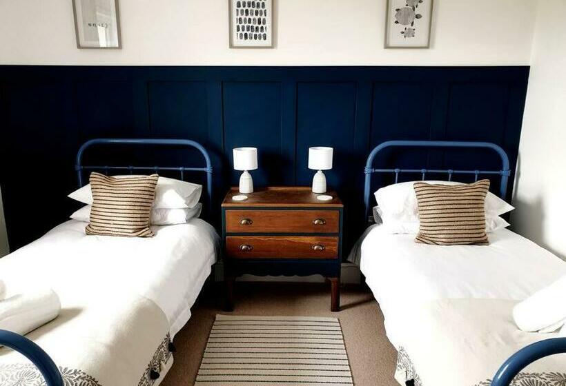 Seaside House Close To Harbour & Beach